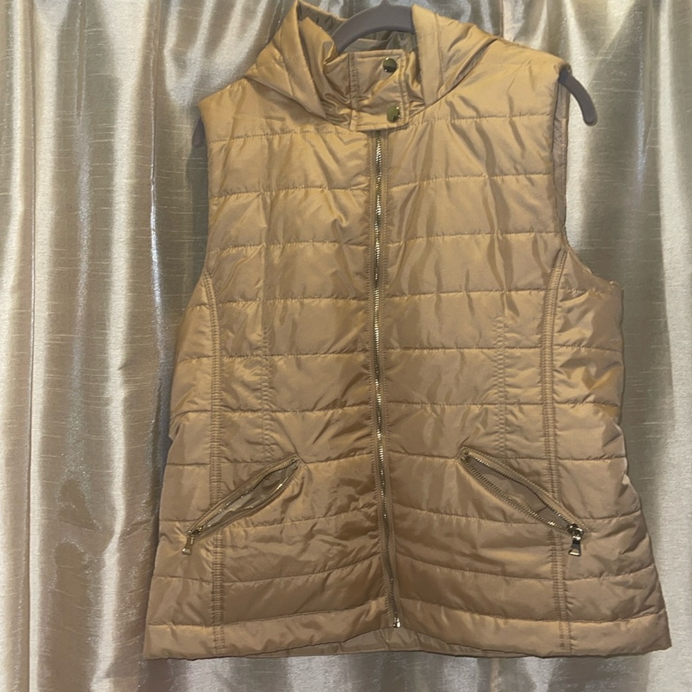 New York & Company Quilted Puffer Vest in Tan